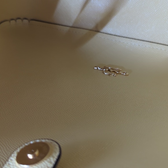 Coach Horse And Carriage Handbag - Picture 7 of 8